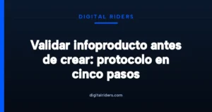 Escritorio de un creador con un cuaderno de entrevistas, un calendario con la fecha de cierre de una preventa y un portátil con la página de oferta de un curso